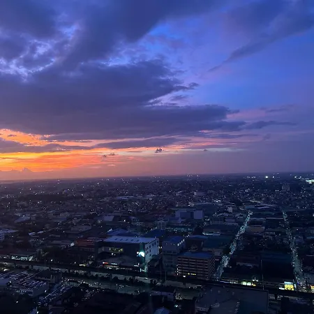 Condo Staycation In Quezon City