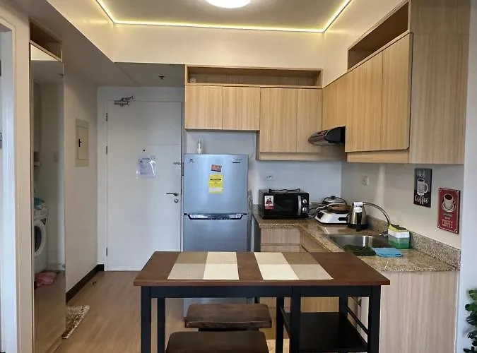 Apartahotel Staycation In Quezon
